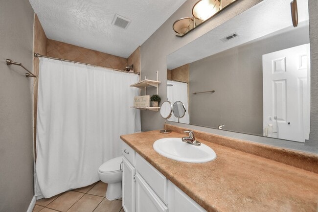 Building Photo - 7414 Battlewood Dr