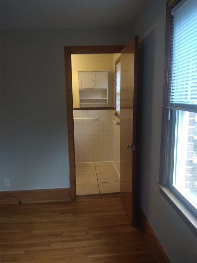 Building Photo - 3908 Yarbrough Ave