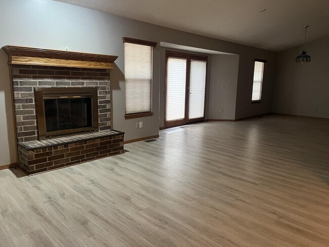 Building Photo - 1106 S Longford St