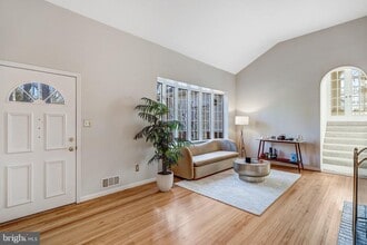 Building Photo - 9232 Forest Haven Dr