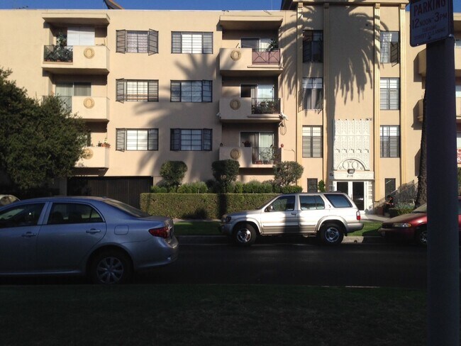 Primary Photo - RENOVATED 1 BDRM-HARDWOOD FL,STAINLESS STE...