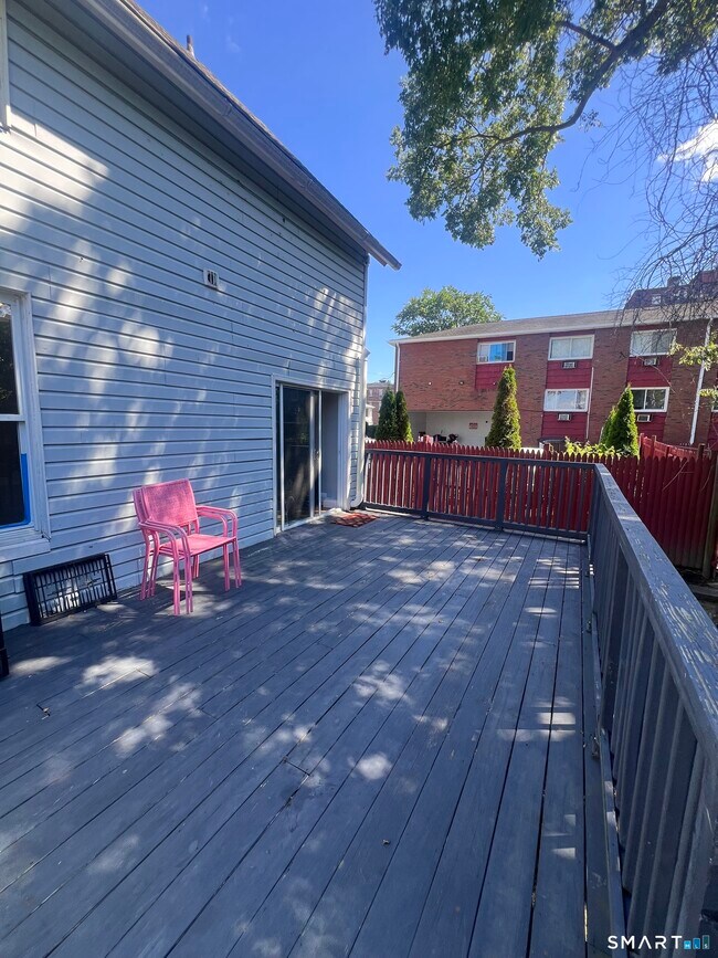Building Photo - 113 Milne St