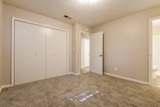 Building Photo - 6970 Richard Ln