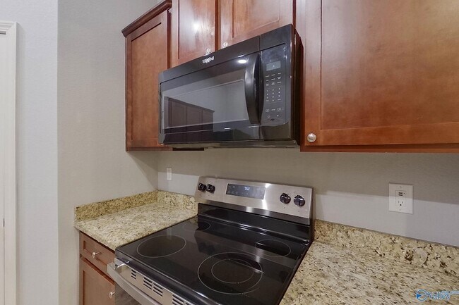 Building Photo - 10685 Bent Brook Dr