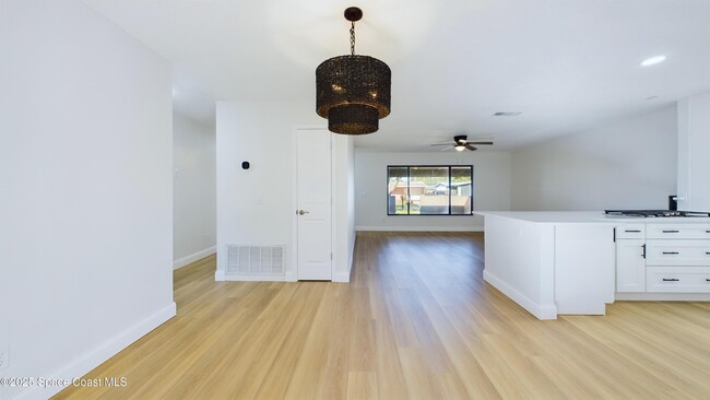 Building Photo - 987 Nicklaus Dr