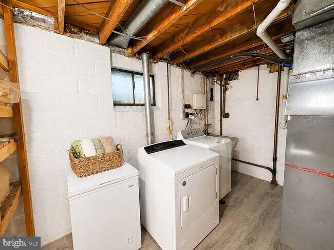 Building Photo - 13208 Hathaway Dr