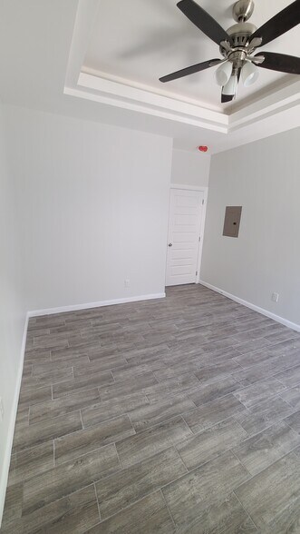 Building Photo - 803 W Smith Dr