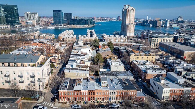 Building Photo - 1015 Riverside Ave