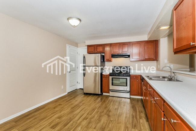 Building Photo - 5219 Robinview Ct