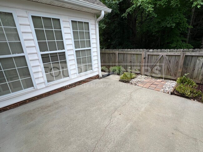 Building Photo - 36 Mansfield Cir