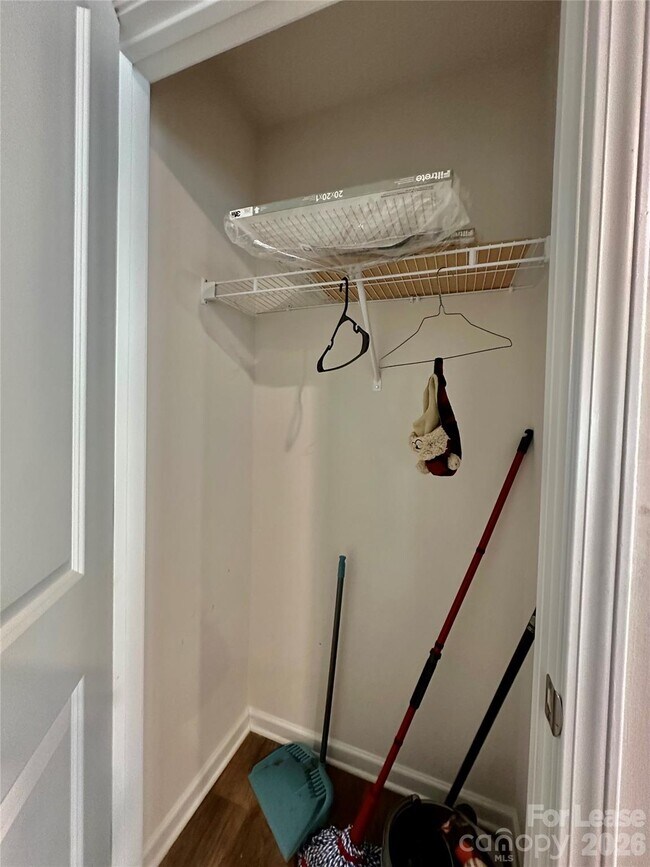 Building Photo - 1339 Mifflin Ln