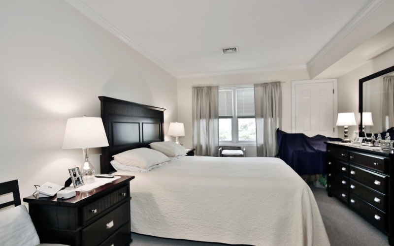 Building Photo - 351 Pemberwick Rd