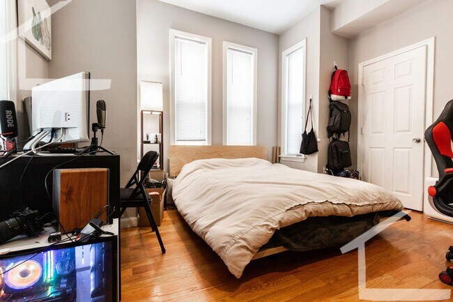 Building Photo - 49 Allston St