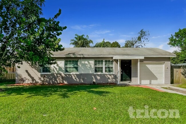 Building Photo - 3909 W Wallace Ave