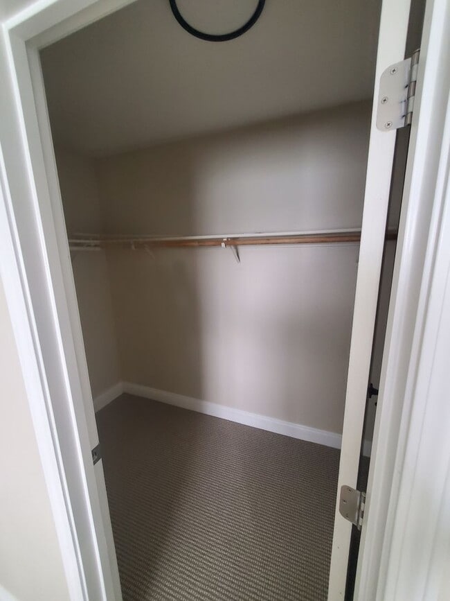 Building Photo - 4 Bedroom home in Elk Grove