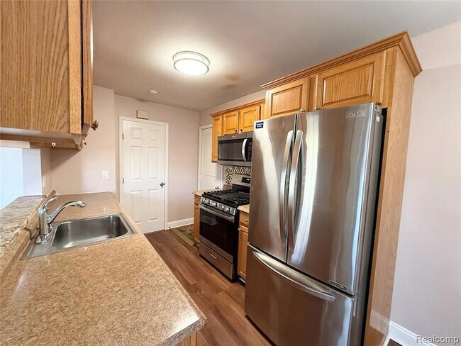 Building Photo - 23647 Stonehenge Blvd