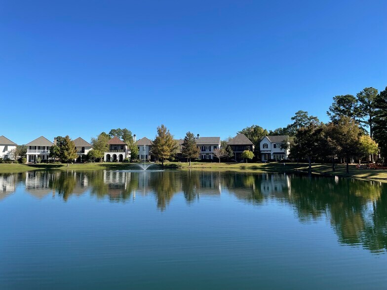 Windrush Lake - 1946 Chestnut Pk Ln