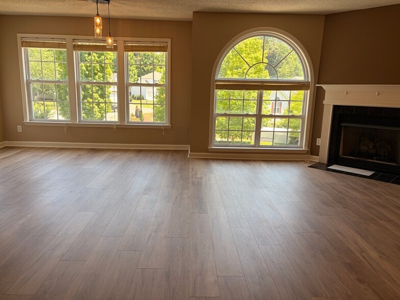 Building Photo - 631 Mill Pond Ct