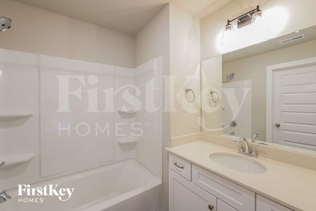 Building Photo - 1620 Brookhaven Dr