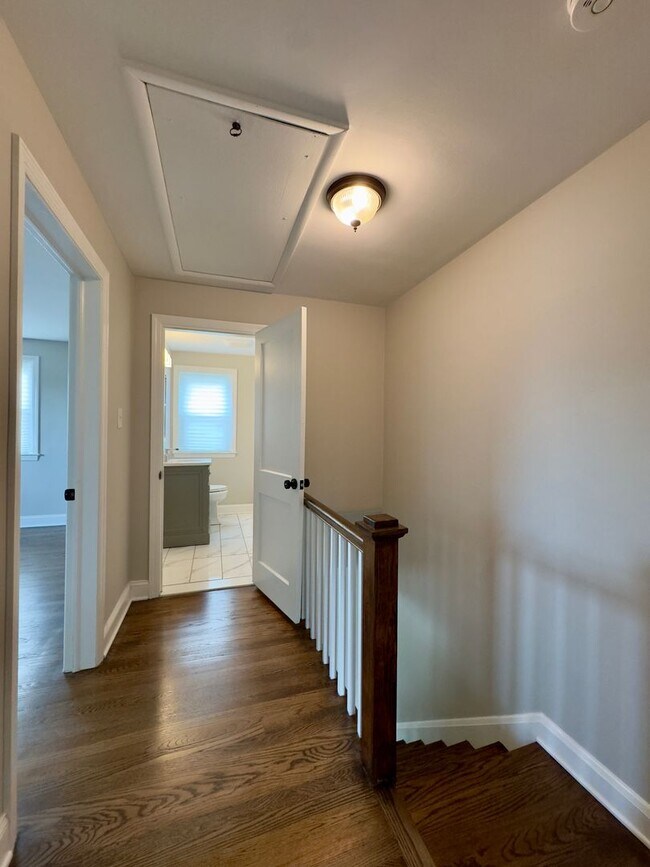 Building Photo - 205 Sipple Ave