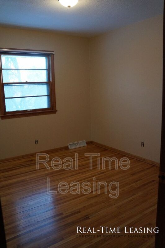 Building Photo - 311 W 74th St