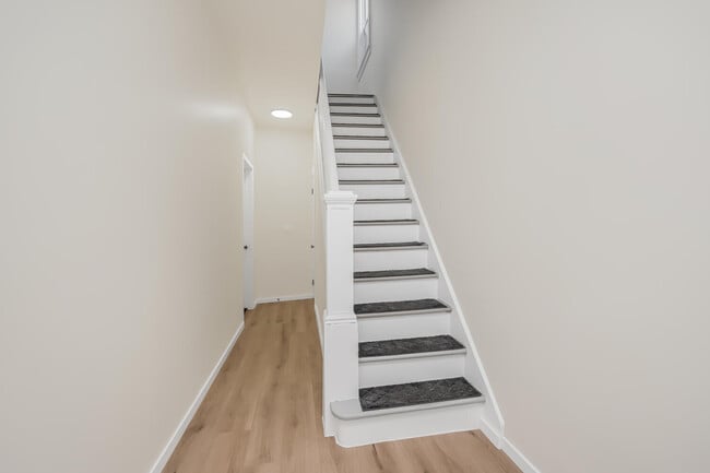 Building Photo - 130 Glover Ave