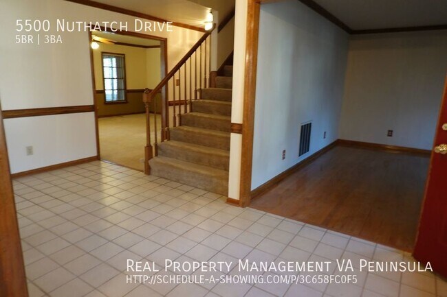 Building Photo - Spacious 5 bedrooms house in Rolling Woods...