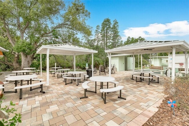 Building Photo - 7815 Greenlawn Dr