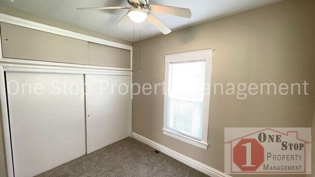 Building Photo - Adorable 3 Bedroom, 1 Bathroom in Independ...