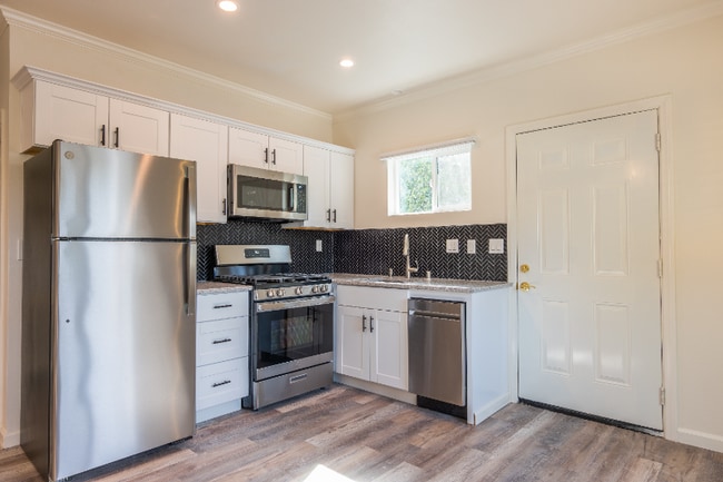 Building Photo - 7018 Lurline Ave