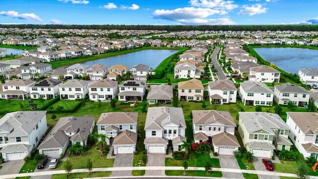 Building Photo - 14971 RedCove Pl