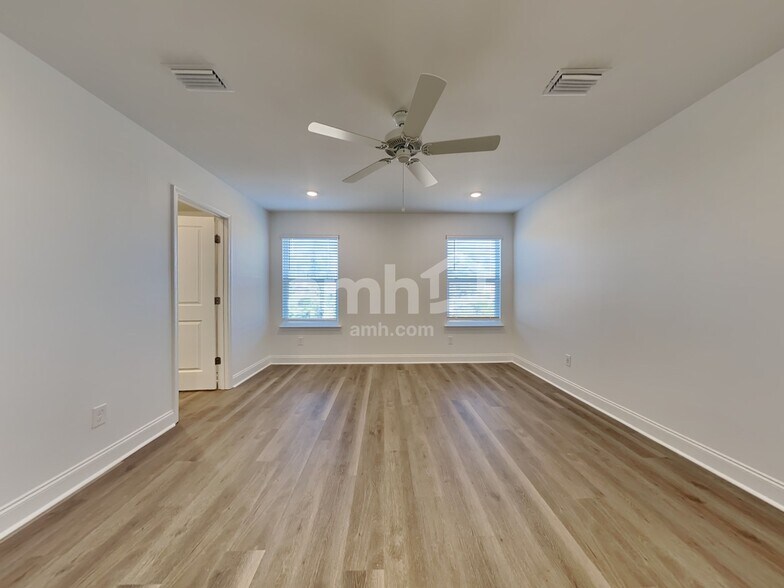 Building Photo - 318 Calla Lily Ct