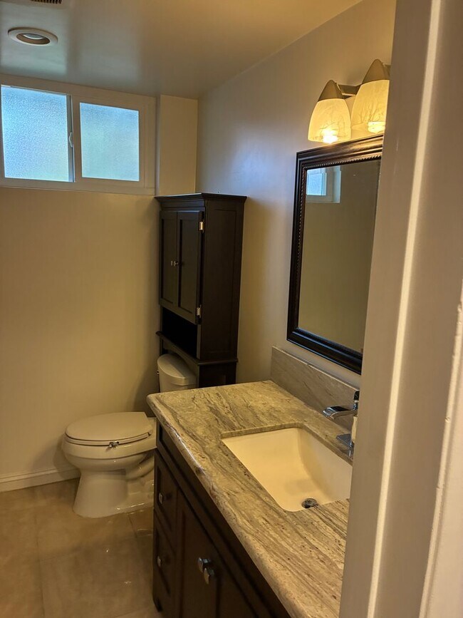 Building Photo - BEAUTIFUL 3 BED 2.5 BATHROOM!!!