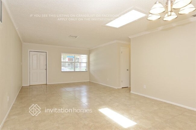 Building Photo - 9247 78th Ave N