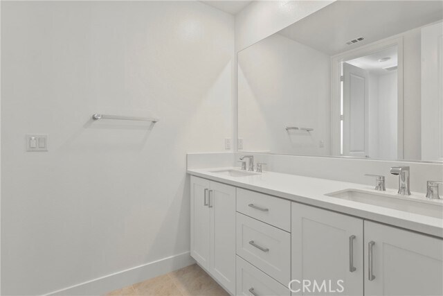 Building Photo - 612 Chinon