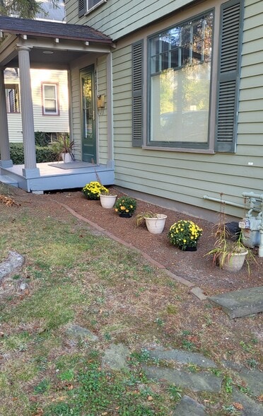 Building Photo - 423 Mitchell St