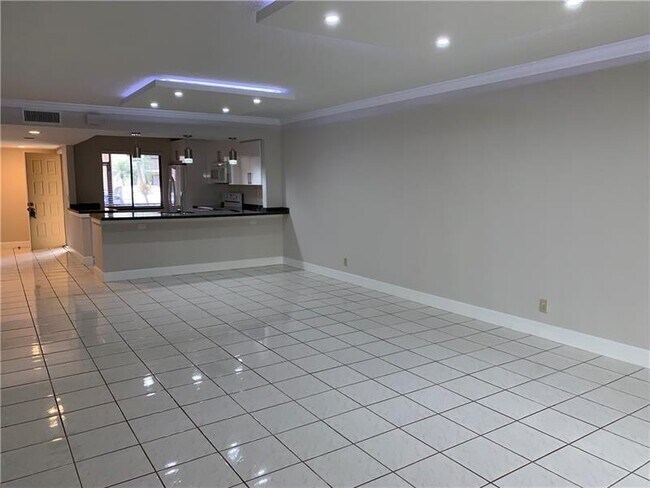 Building Photo - 434 Lakeview Dr