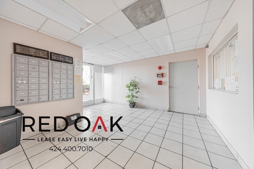 Building Photo - 8309 Cedros Ave