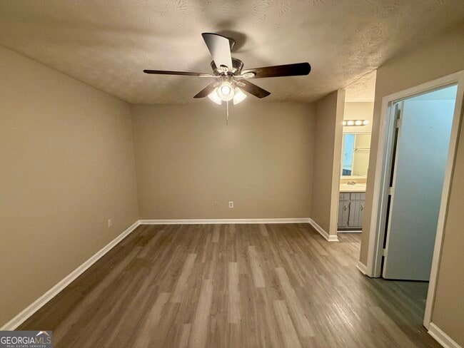 Building Photo - 204 Glendale Ct