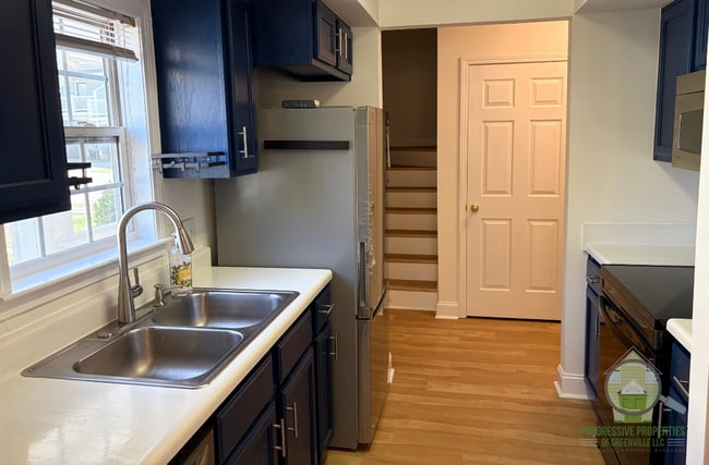 Building Photo - 199 Woodlark St