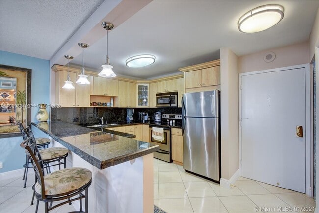 Building Photo - 3800 S Ocean Dr