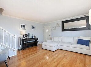 Building Photo - Your Perfect Pacific Beach Home Awaits!