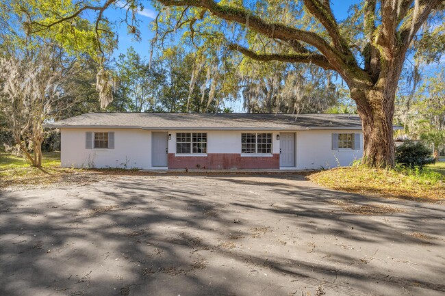 Building Photo - 403 NE 26th Ct