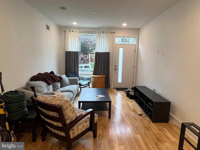 Building Photo - 1431 N 28th St