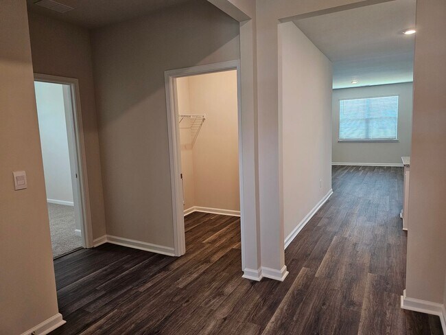 Building Photo - 3015 Long Spur Dr