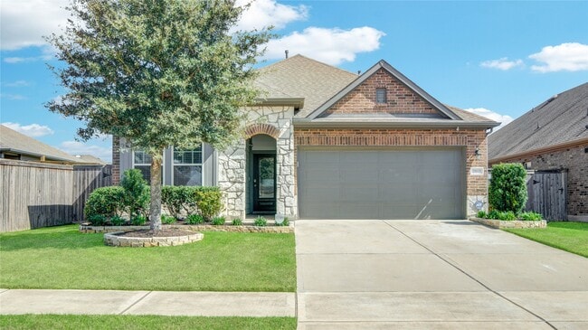 Building Photo - 2815 Torrey Pines Dr