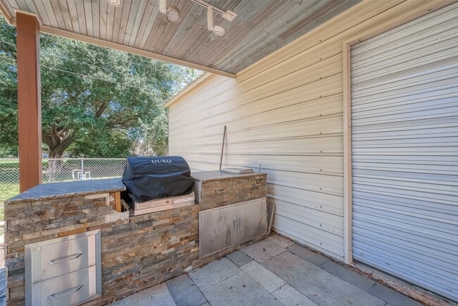 Building Photo - 1309 2nd St