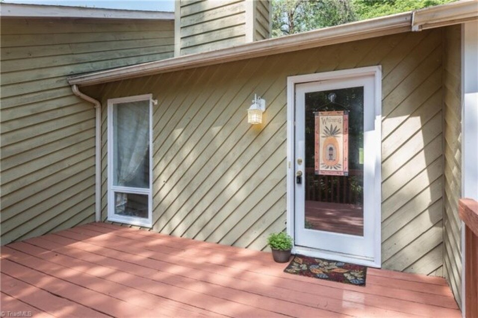 Building Photo - 204 Brambleton Ct