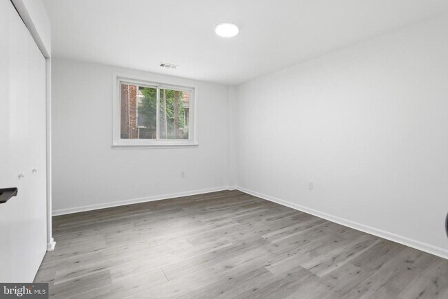 Building Photo - 4533 Logsdon Dr