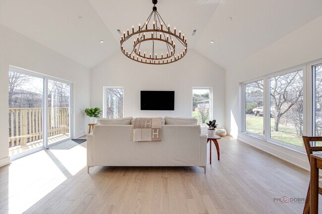 Building Photo - 19 Marina Dr